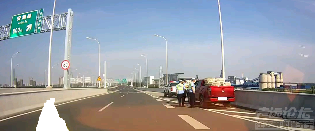 你们谁说的皮卡不能上高架？-2.png