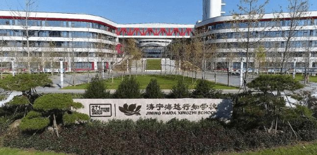 济宁15岁学生校内坠亡，家属质疑校方避谈真相！-1.jpg