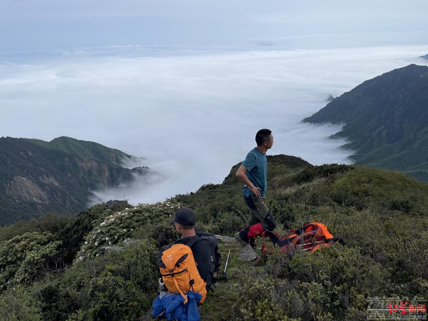 成都女驴友登山疑滑坠失联8日：育有两个孩子，已有七八年户外经验-2.jpg