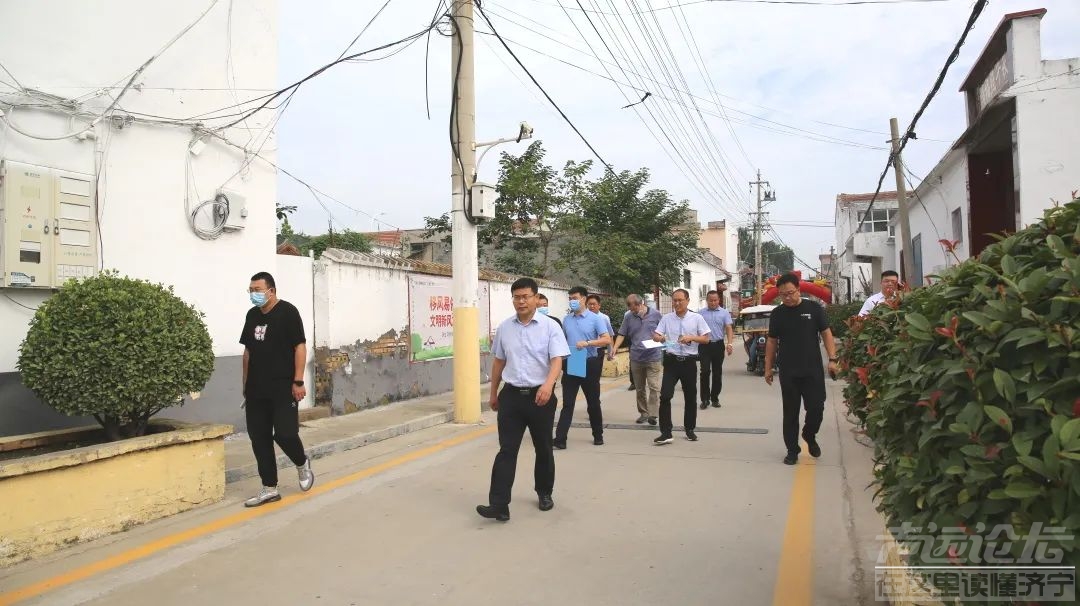济宁高新区召开农村人居环境整治工作观摩评比会-5.jpg