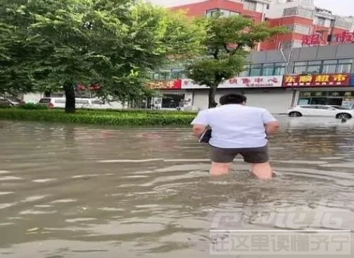 实拍！济宁突降暴雨！多路段被淹，多地进入“看海”模式...济宁未来还有暴雨-5.jpg