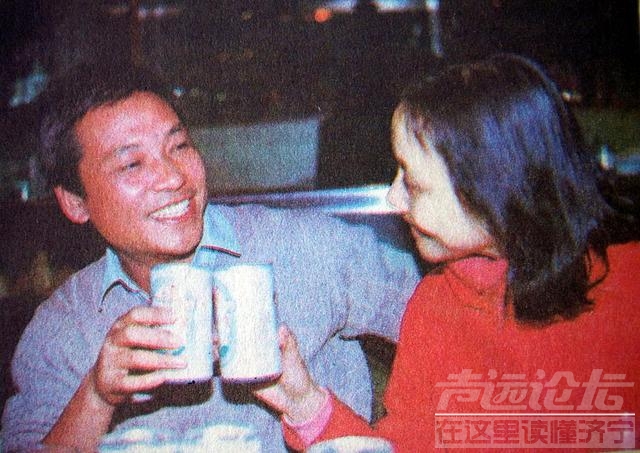 1987年湖北夫妻捡到弃婴，扛煤气罐供读博士，24年后亲生父母认亲-2.jpg