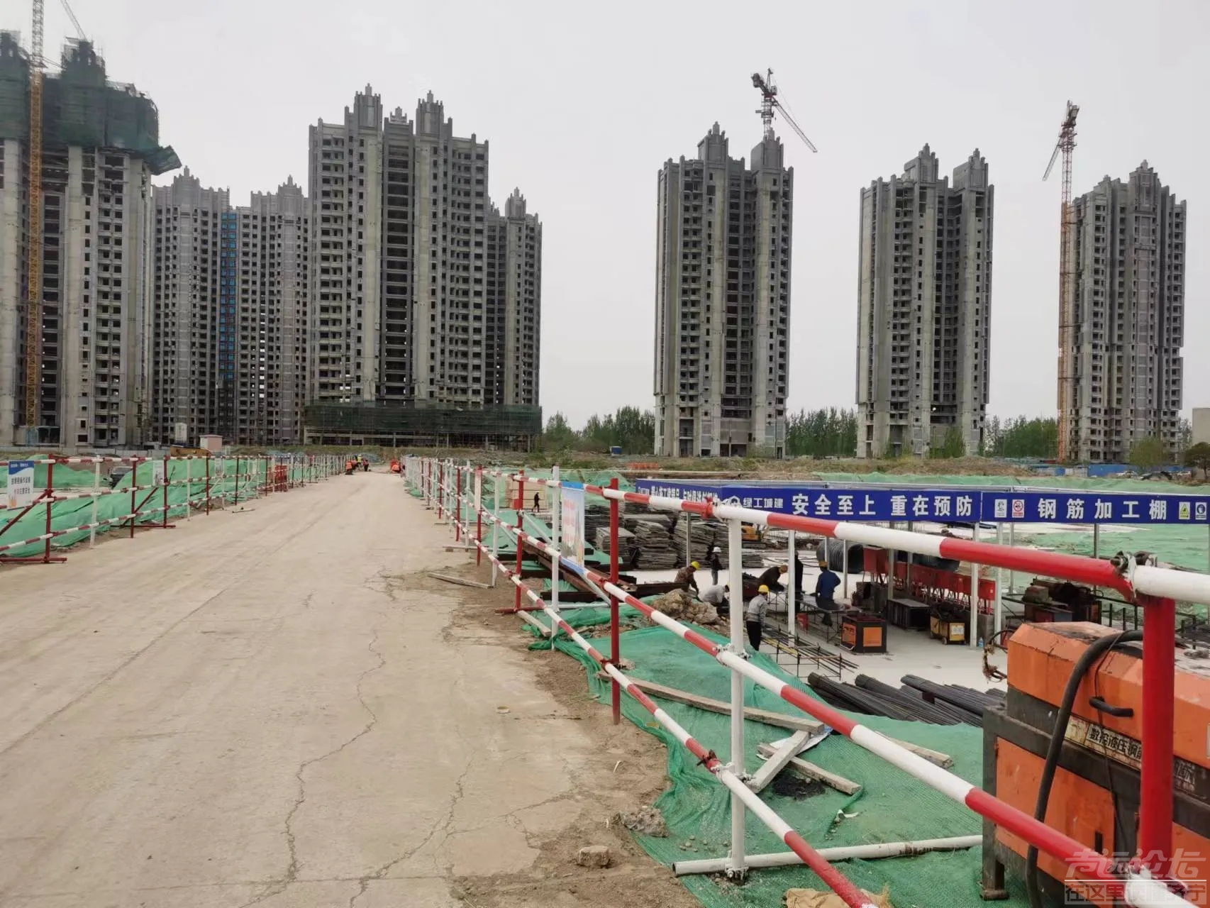 恒大悦珑湾复工了？这速度，啥时候能交房？-3.jpg