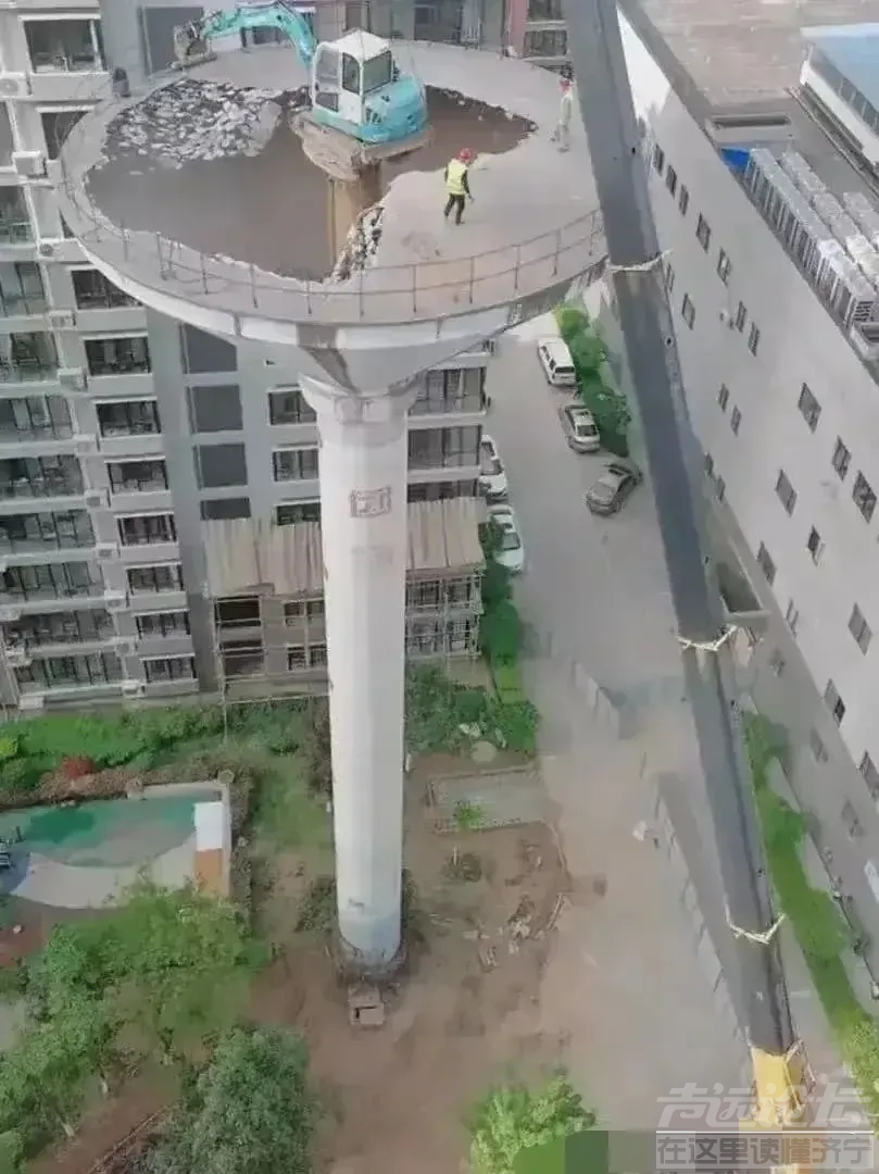 挖掘机技术哪家强，就到山东找蓝翔。 给你一万块一天你敢吗？反正我是有点怕了-2.jpg