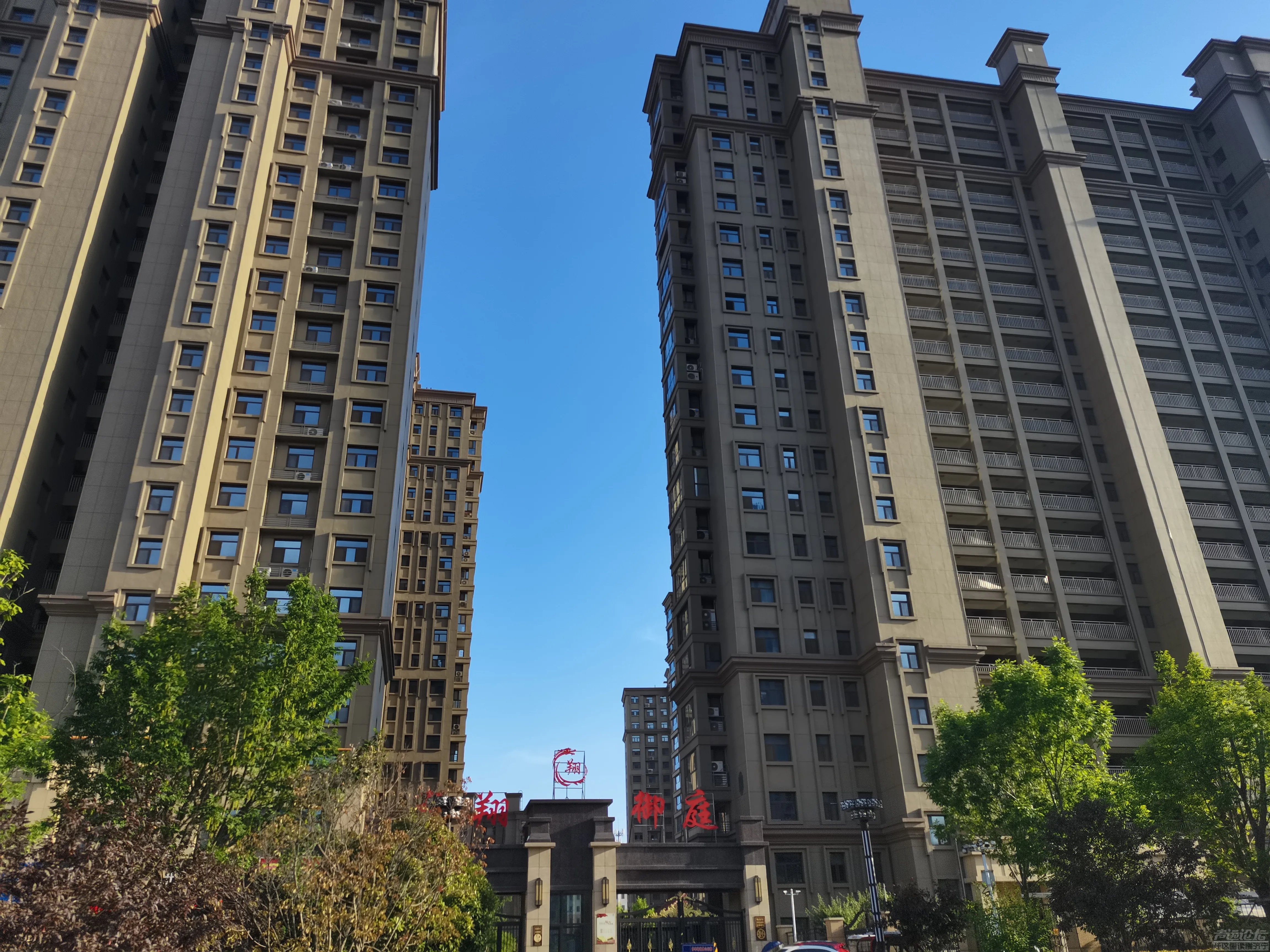 高房价很容易就把一个小县城拖垮！-1.jpg