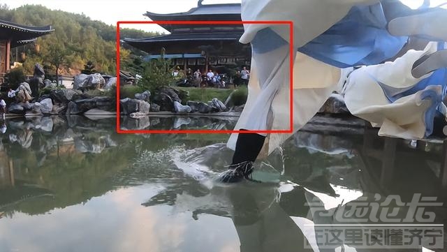 太敷衍！国产剧侮辱观众智商，穿帮镜头频出，一个比一个离谱-8.jpg