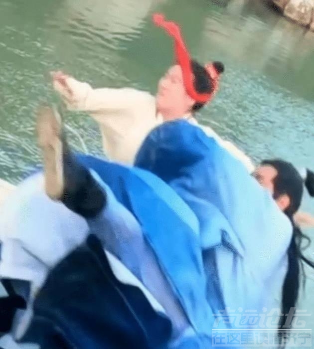 太敷衍！国产剧侮辱观众智商，穿帮镜头频出，一个比一个离谱-11.jpg