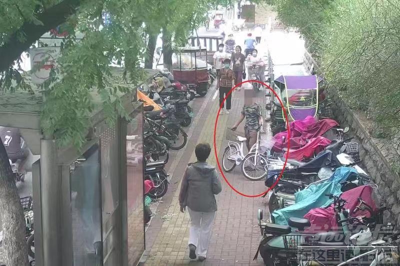 中学生自行车被盗 派出所迅速破案追赃-1.jpg