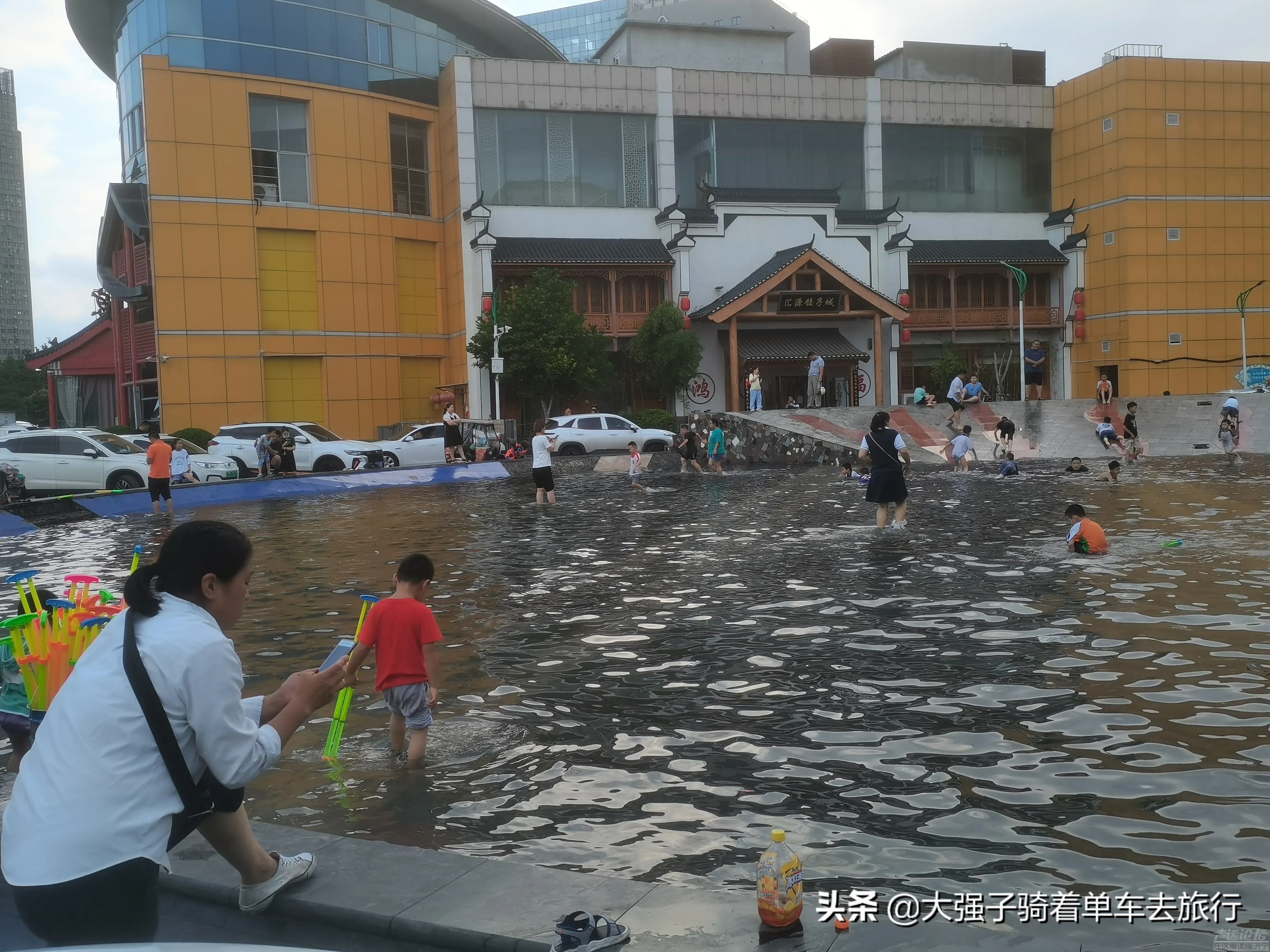 济宁高新区杨柳国际新城汇源饺子城这里热闹了，这里有个天然大澡堂-1.jpg