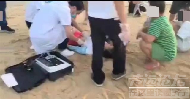 海口4名初中生海边抓螃蟹，1人被海浪卷走不幸身亡-1.jpg