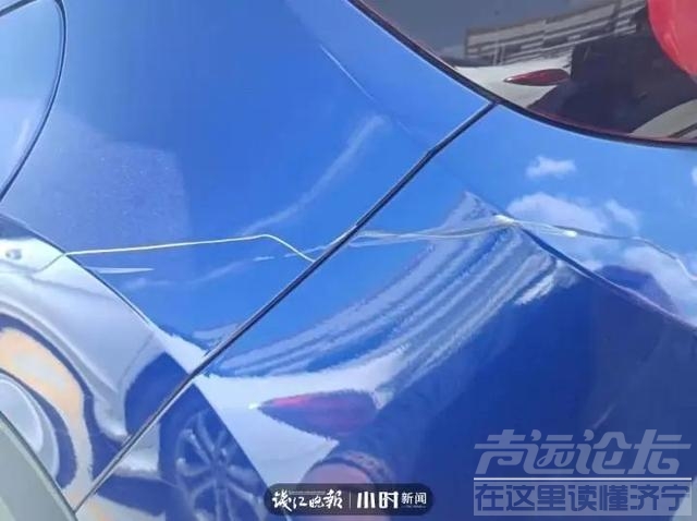 初三学生蹭花轿车，车主回复“不用赔”：做一套试卷怎么样？-2.jpg