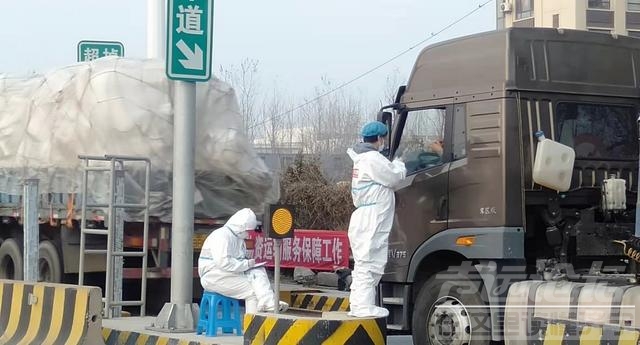 什么原因造成吴庄收费站大堵车，36个车道闸口都不够用-8.jpg