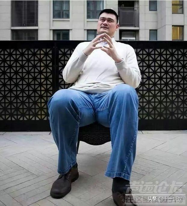 姚明现身上海做核酸，不满路人拍照当场发飙，体重被指超过500斤-9.jpg
