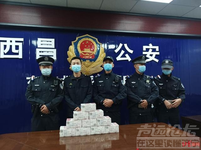 男子乘出租车遗落100万现金，的哥赶紧交到派出所，失主却迟迟没来领-2.jpg