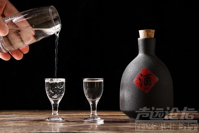 新冠病毒对酒精特别敏感？研究终于为喝高度白酒预防新冠正名了？-1.jpg