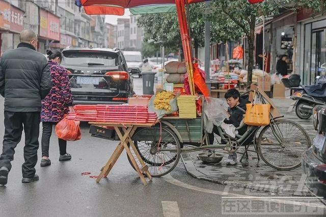 报复性放烟花后，“加特林”暴涨十倍，花炮之乡卖断货-43.jpg