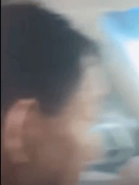 游客三亚按喇叭被黑社会恐吓，吓得举手道歉，第二个龙哥？-11.jpg