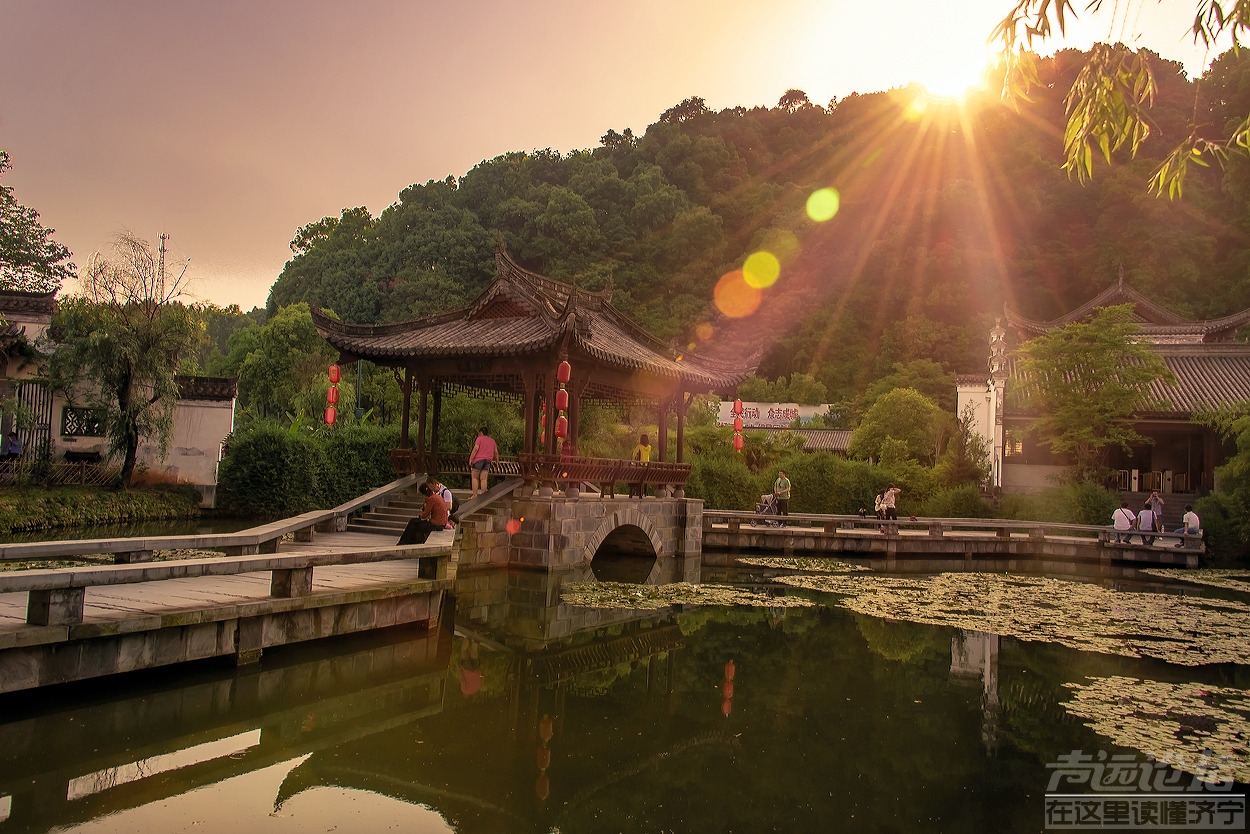 婺源赏花四点联票+船游千岛湖源头+月亮湾+婺源上坦村四日 开往婺源花海的专列-4.jpg