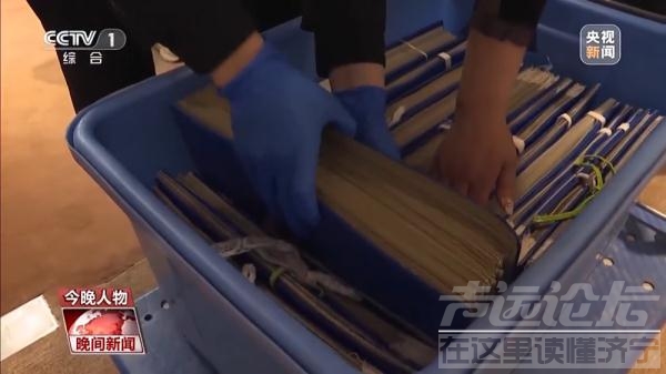老人无偿捐出8600多枚“火花”：对老伴儿最好的纪念！-6.jpg