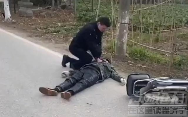 70岁老人骑车摔倒身亡，家属却把路人告上法庭。网友:还好没扶…-2.jpg