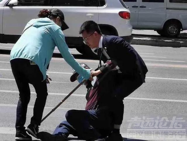 70岁老人骑车摔倒身亡，家属却把路人告上法庭。网友:还好没扶…-4.jpg