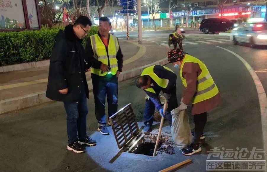 济宁中心城区直管道路雨水井春季清淤工作全面展开-2.jpeg