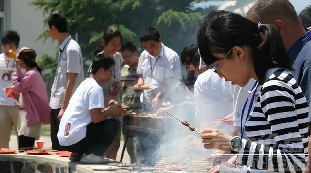 谁给的底气？一份凉皮“干翻”菏泽牡丹会，关店只是最简单处理-2.jpg