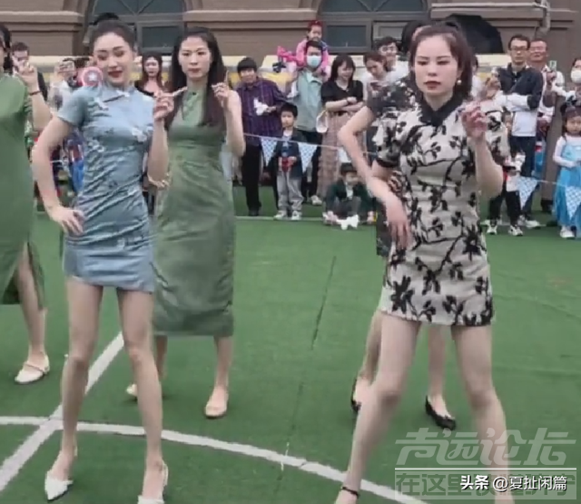 山东某幼儿园辣妈团走红！穿旗袍跳舞庆祝六一，身材火爆惹争议！-6.jpg