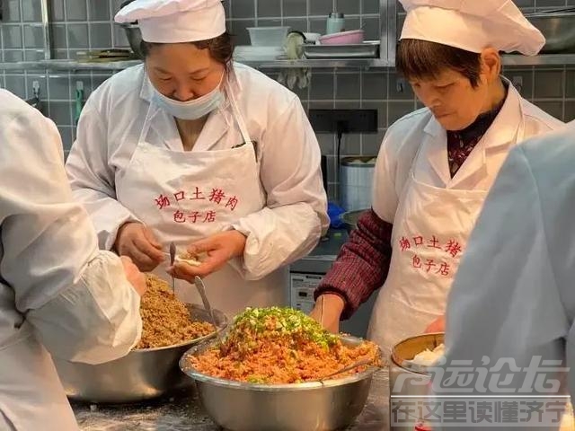 ​50岁后工作不好找，可做这5个工作，挣不了大钱但养家不难-2.jpg