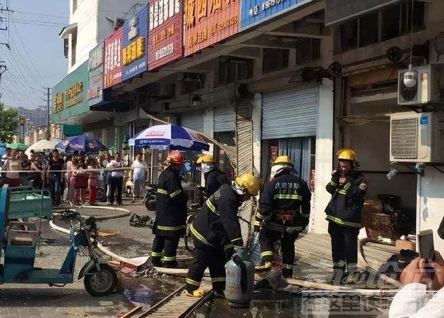 突发！江苏盐城烧烤店爆炸伤亡惨重，现场惨不忍睹！-3.jpg