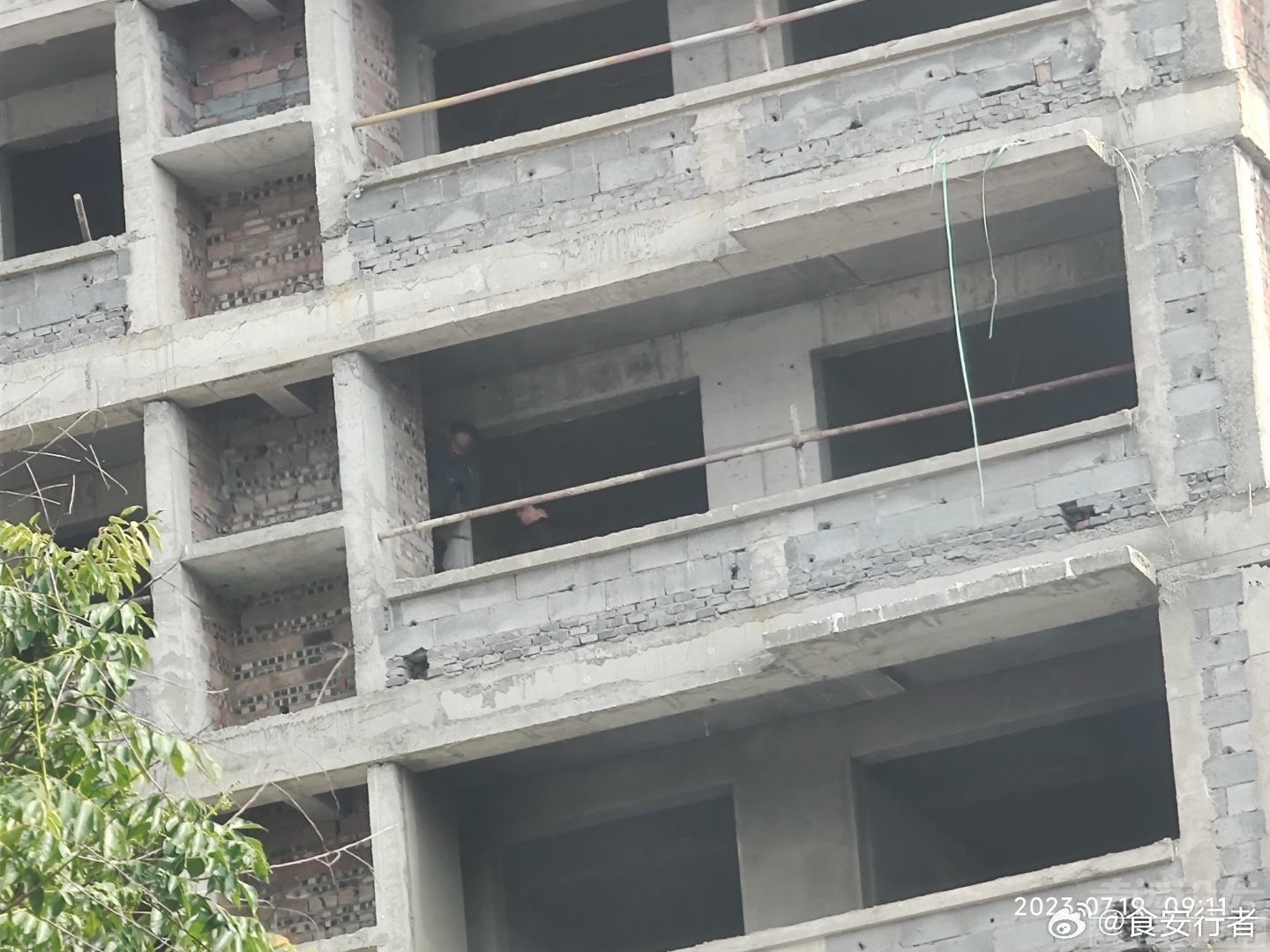 泗水县一项目工地施工期间存在安全隐患！-4.jpg