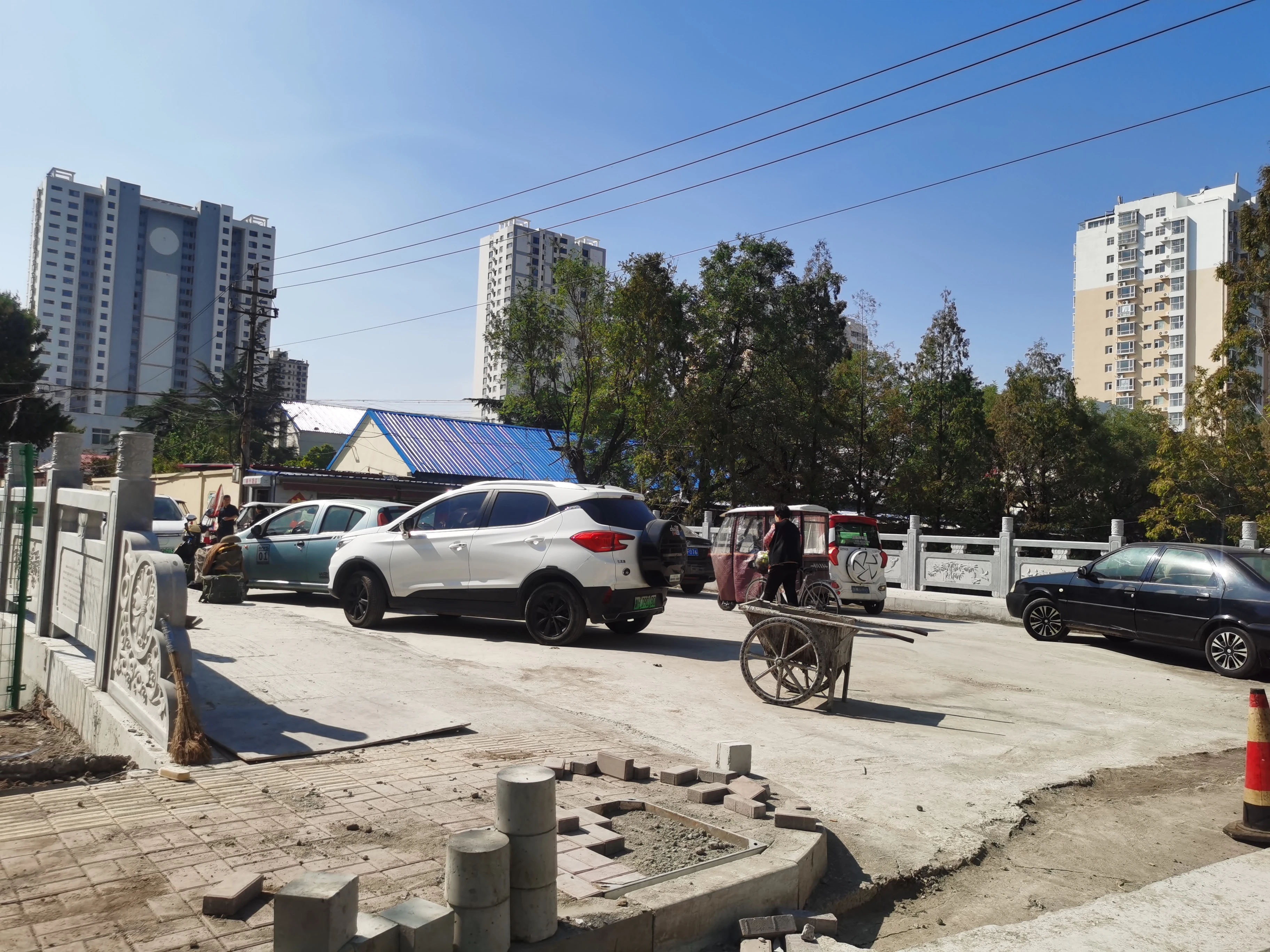 博古庄花鸟鱼虫市场，济安小区南门通往越河南的大桥今天通车了，围栏已全部拆除！-1.jpg