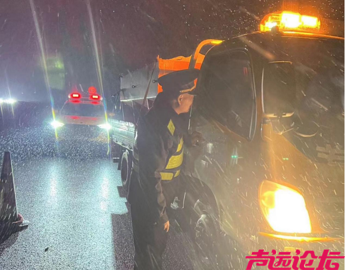 迎雪而行！济宁的他们，连夜紧急行动！-2.jpg