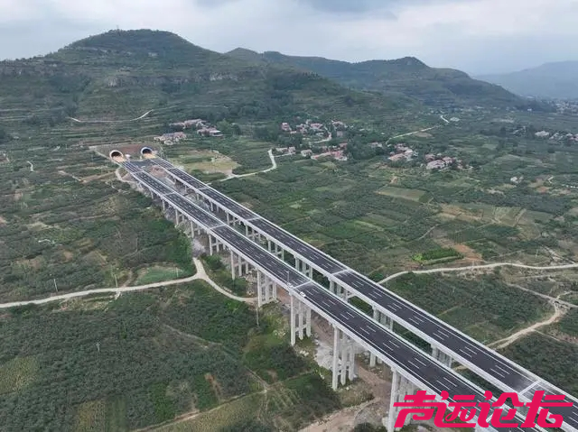 临淄至临沂高速公路于10月25日全面建成通车，临沂、淄博两地通行时间将由3个小时缩短-1.jpg