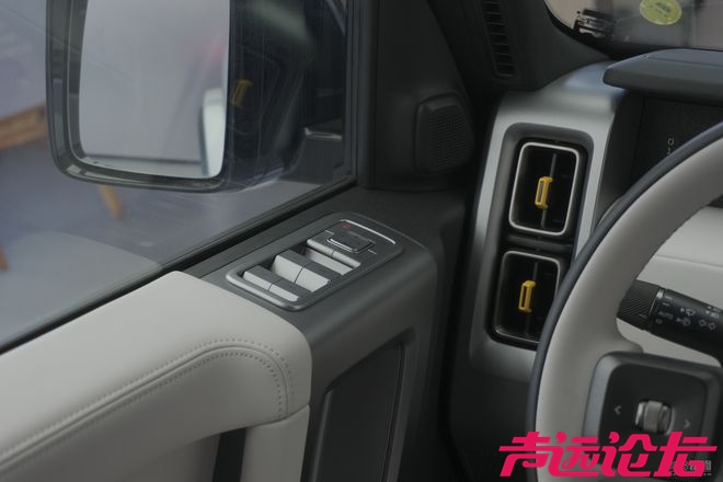 超有趣的电动方盒子登场 iCAR V23售xx万起 (5).jpg