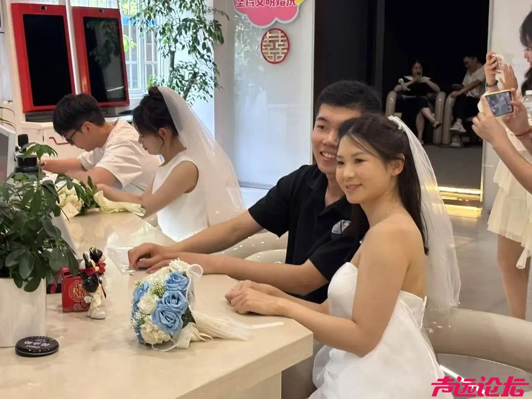 多地520和521结婚登记预约爆满-3.jpg