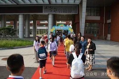 济宁任城区初中入学新政：户籍房产双一致成硬指标，超八成家长需关注房产落户细节！-1.jpg