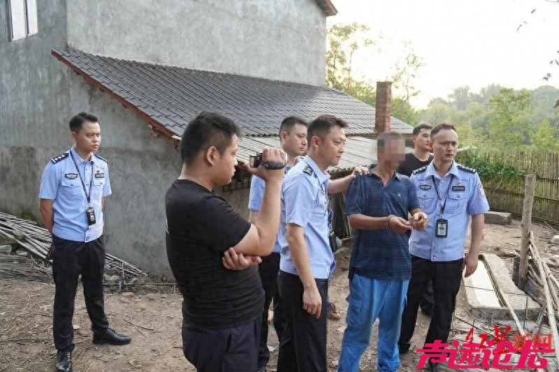 男子杀害母亲和女友后带嫂嫂潜逃32年落网：同居嫂嫂成破案突破口，案件尚未宣判-1.jpg