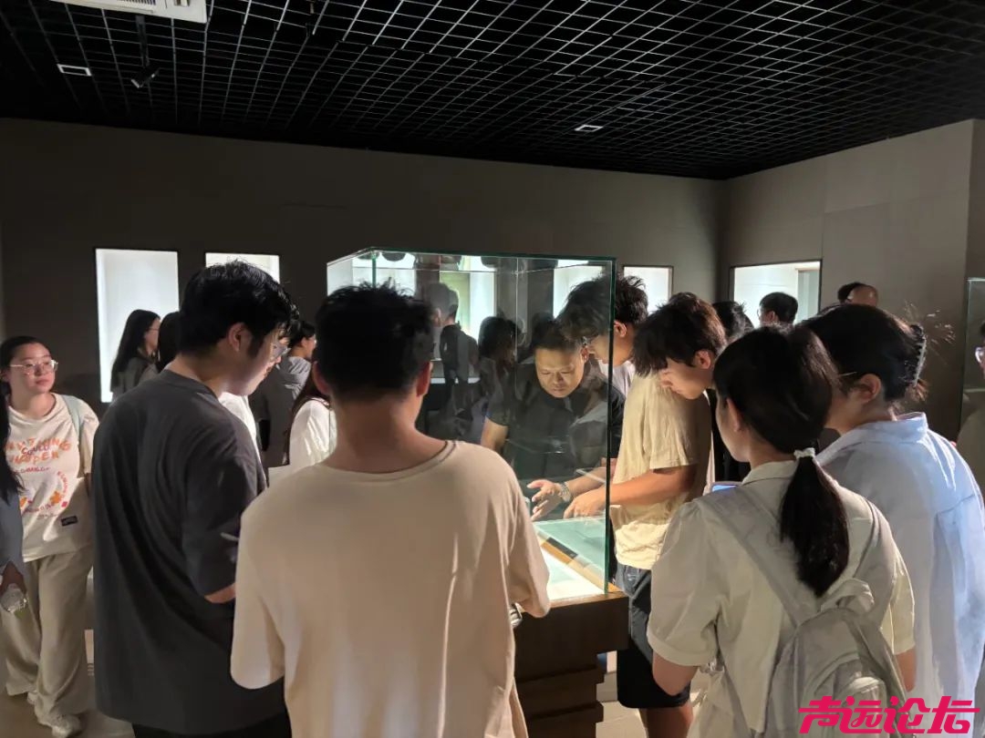 2025邹城市人才夜市招聘会 圆满成功-9.jpg