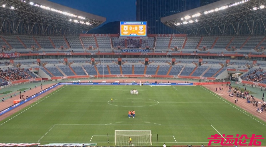 上座率惨淡！泰山vs三镇比赛，泰山主场现大面积空座，连邹城看球的人数都比不过了！-1.jpg
