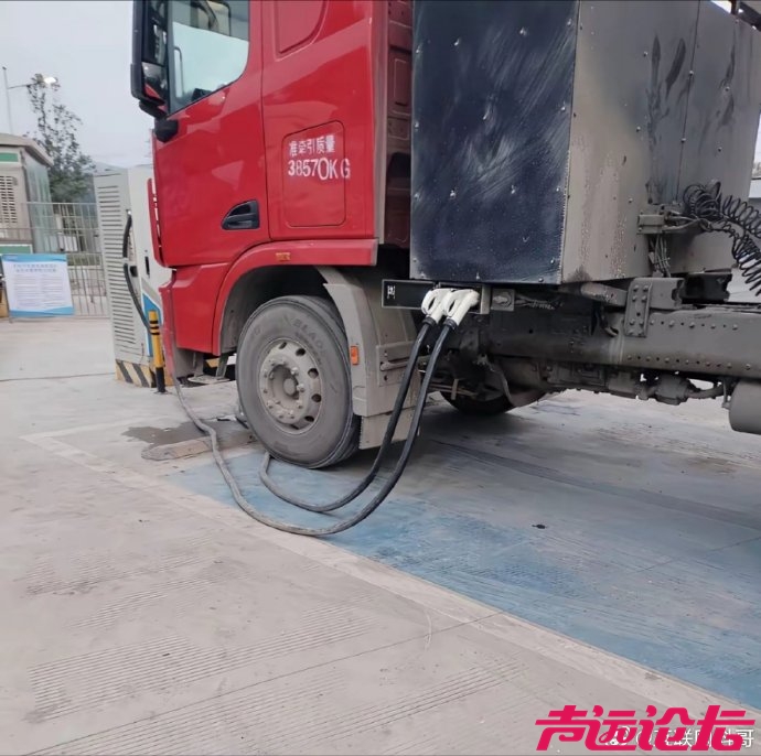 006hdn6hgy1i3biiak43zj30u60u00wu.jpg