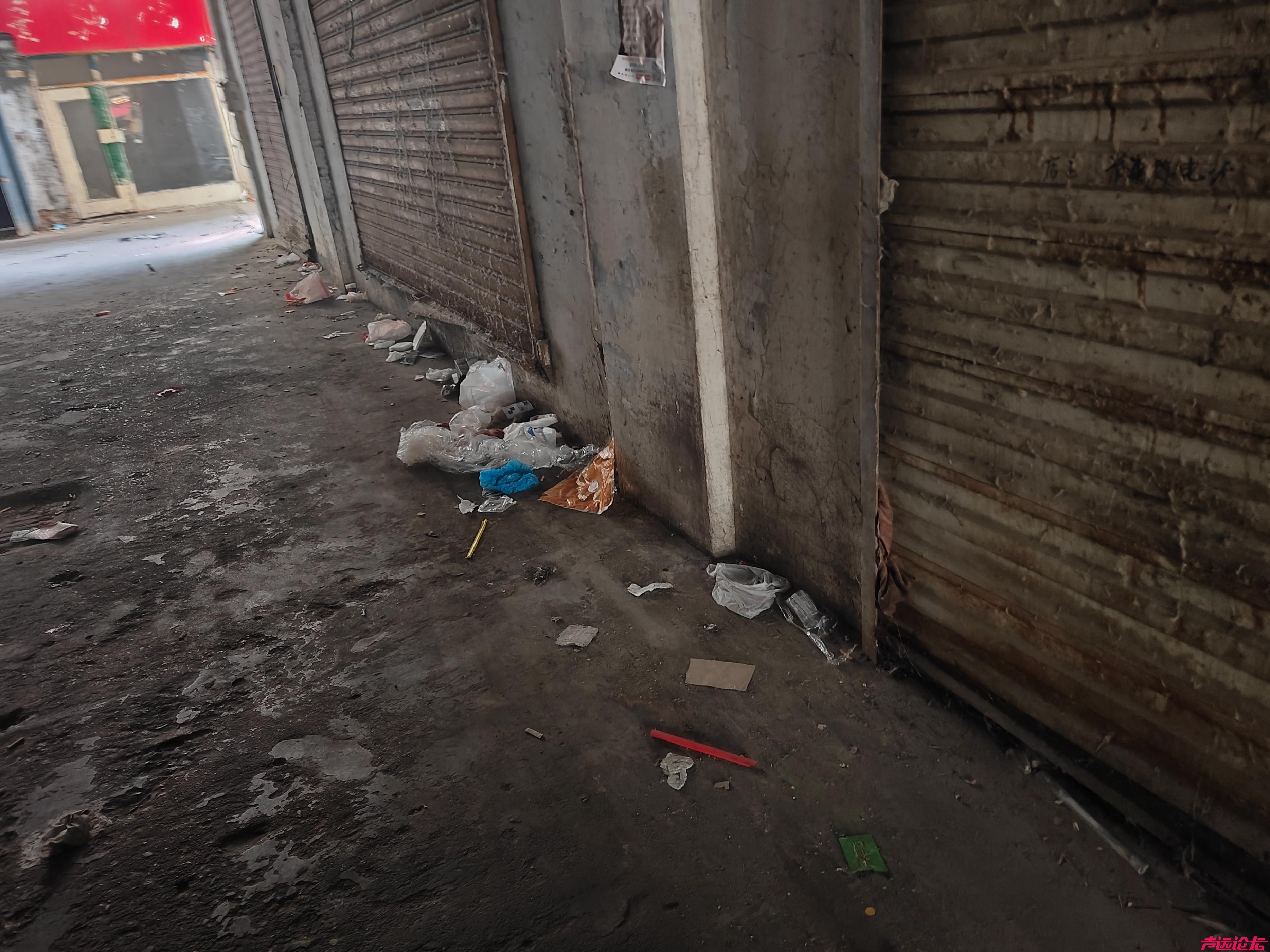 垃圾混投、清运滞后，市民盼长效管理济宁太东大市场卫生盲区-2.jpg