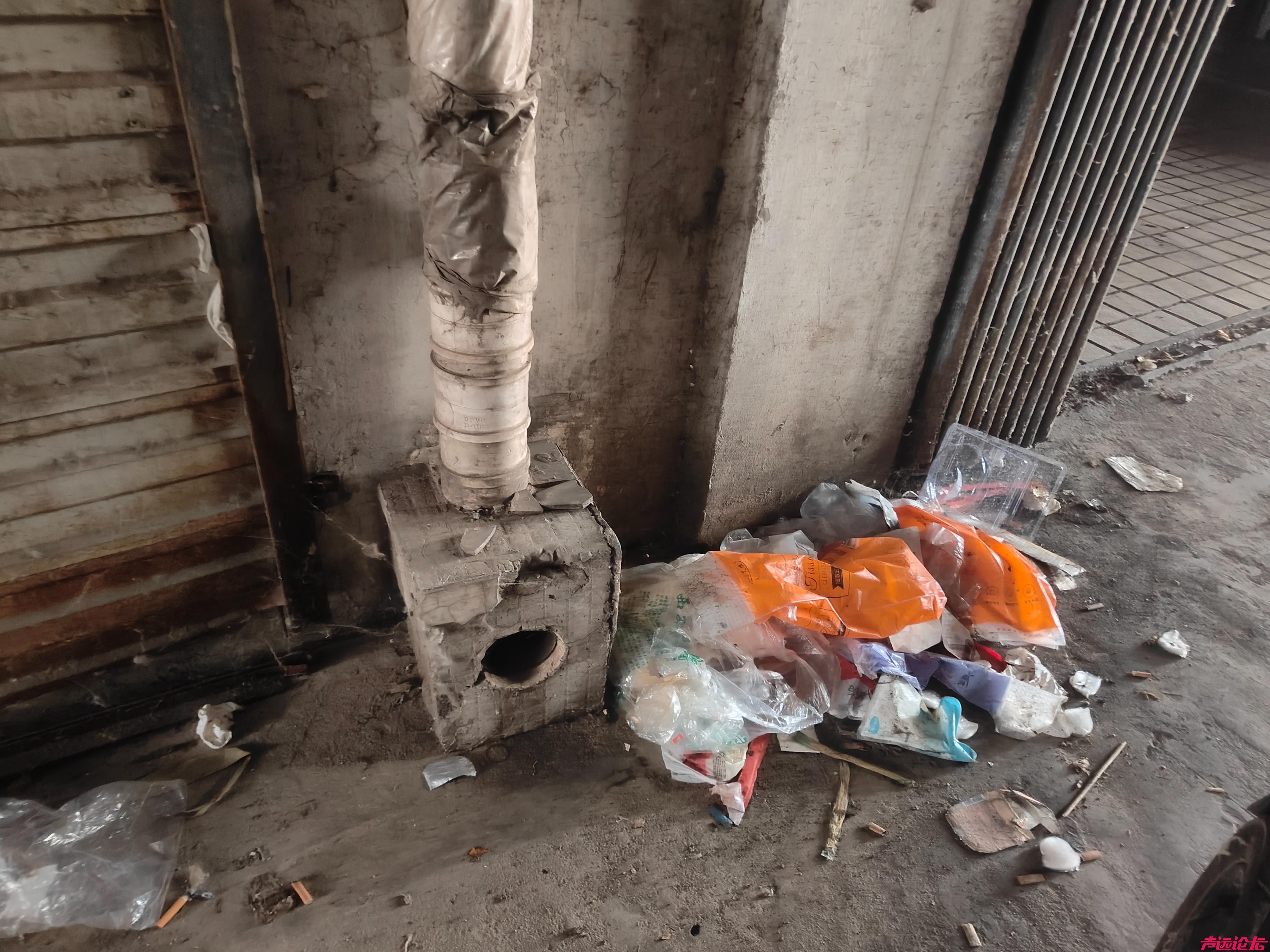 垃圾混投、清运滞后，市民盼长效管理济宁太东大市场卫生盲区-3.jpg