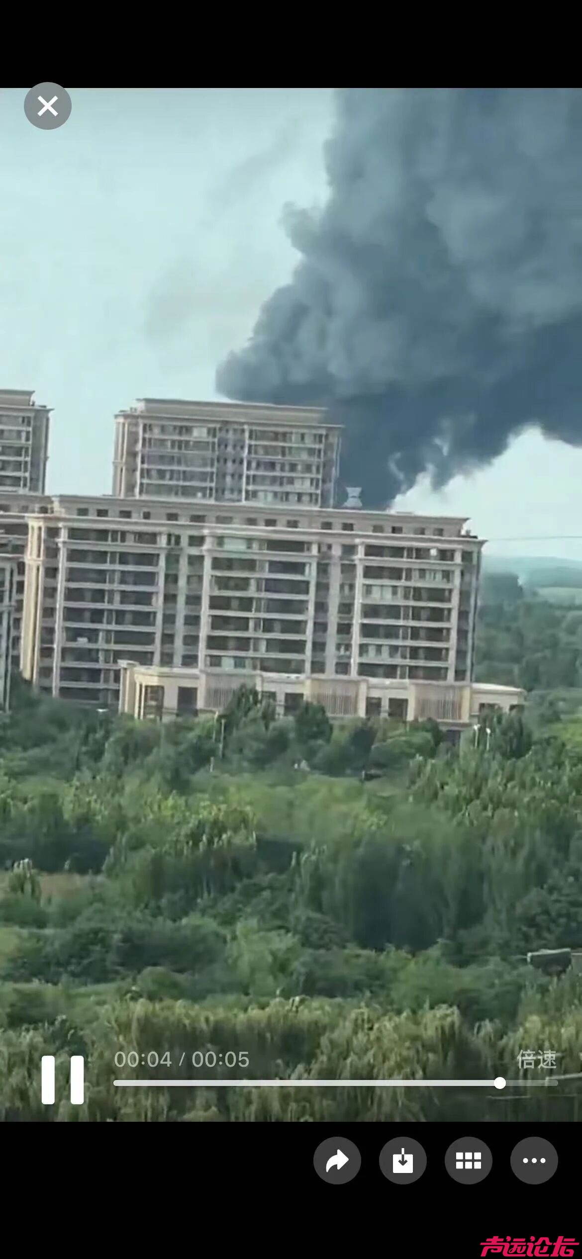 济宁一仓库着火，火势及时控制，无人员伤亡-6.jpg