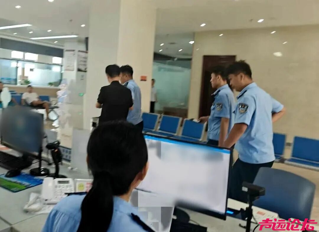 网逃人员窗口办证，济宁公安当场“拿下”！-4.jpg
