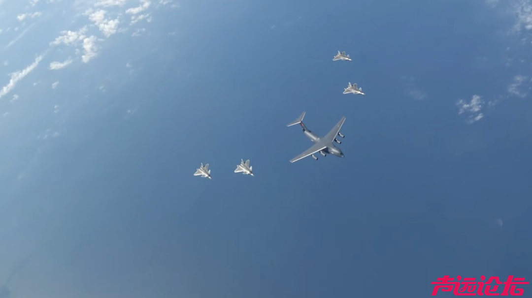 4架歼-20伴飞，运-20飞机已进入我国领空！-1.jpg