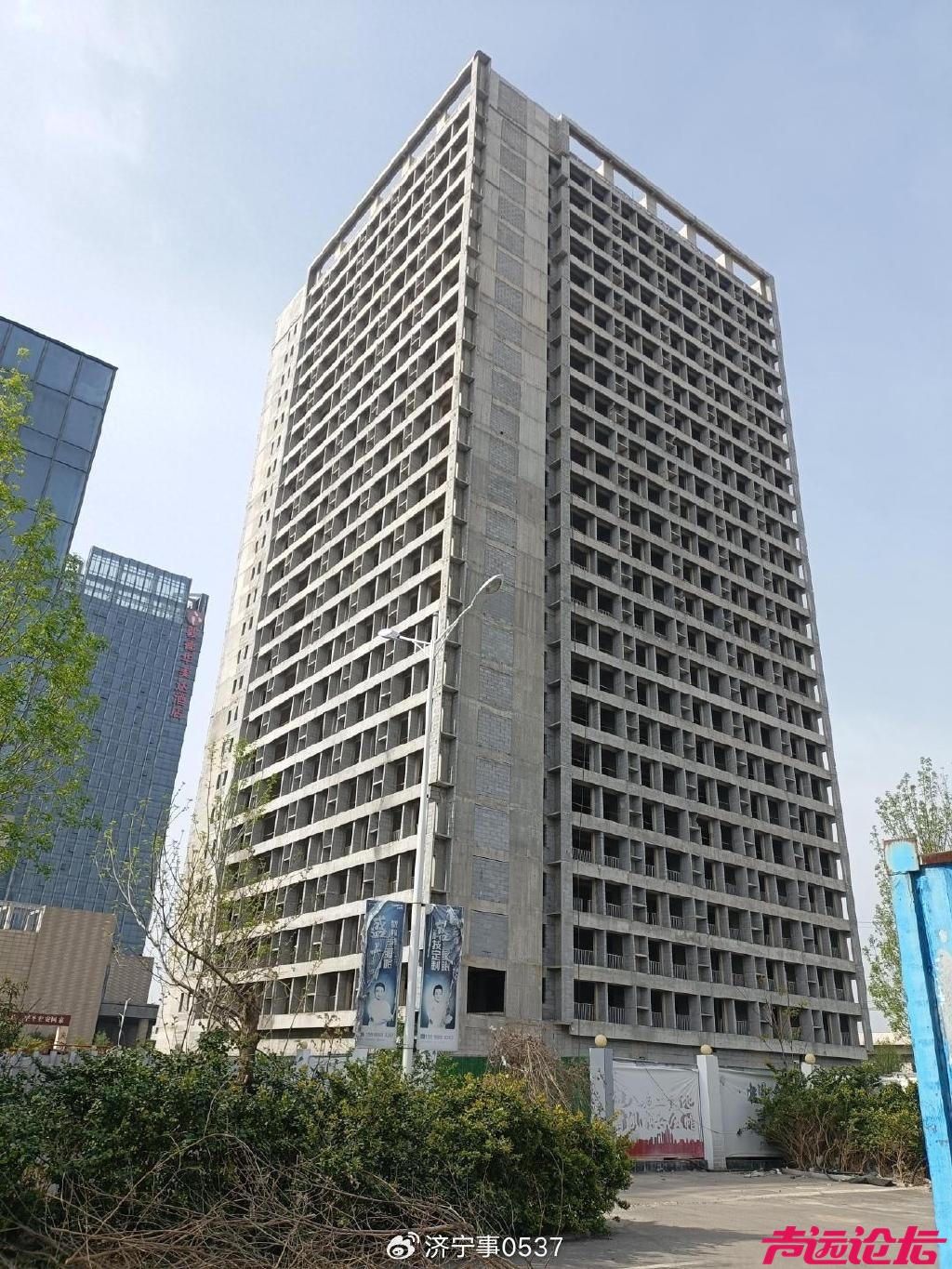 开发商“失联” 住建部门“协调中” 济宁这一烂尾楼业主何去何从？-1.jpg