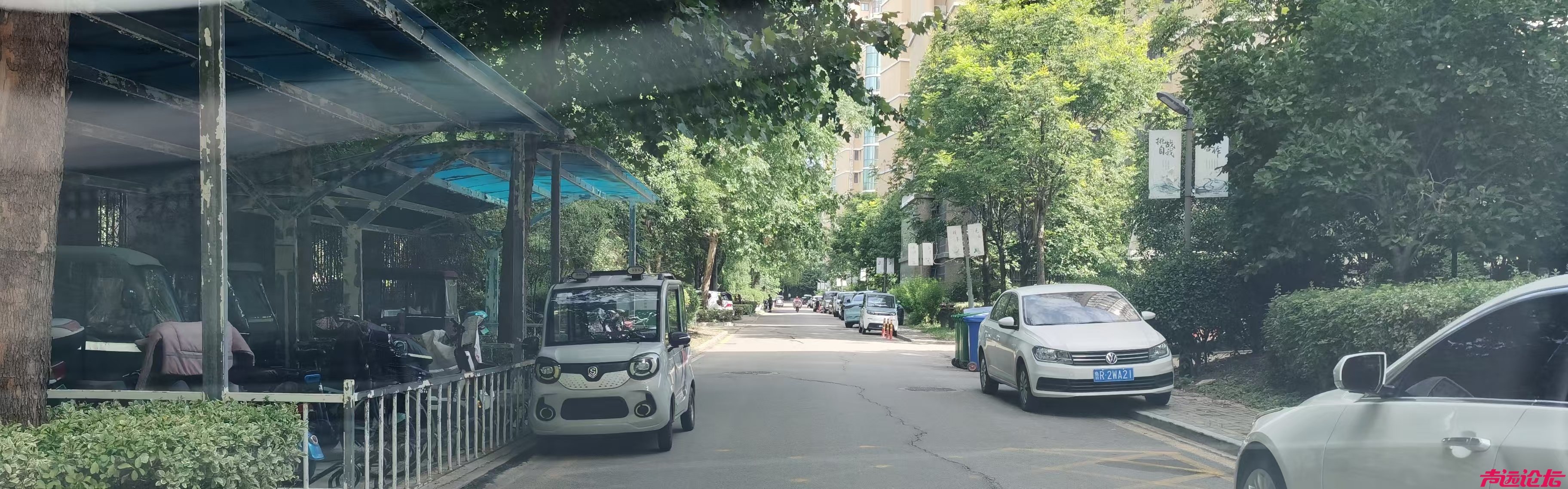 汇翠园A区物业又擅自封路，原业主的时间都不是时间？小区内部环路上乱停放车辆！-2.jpg