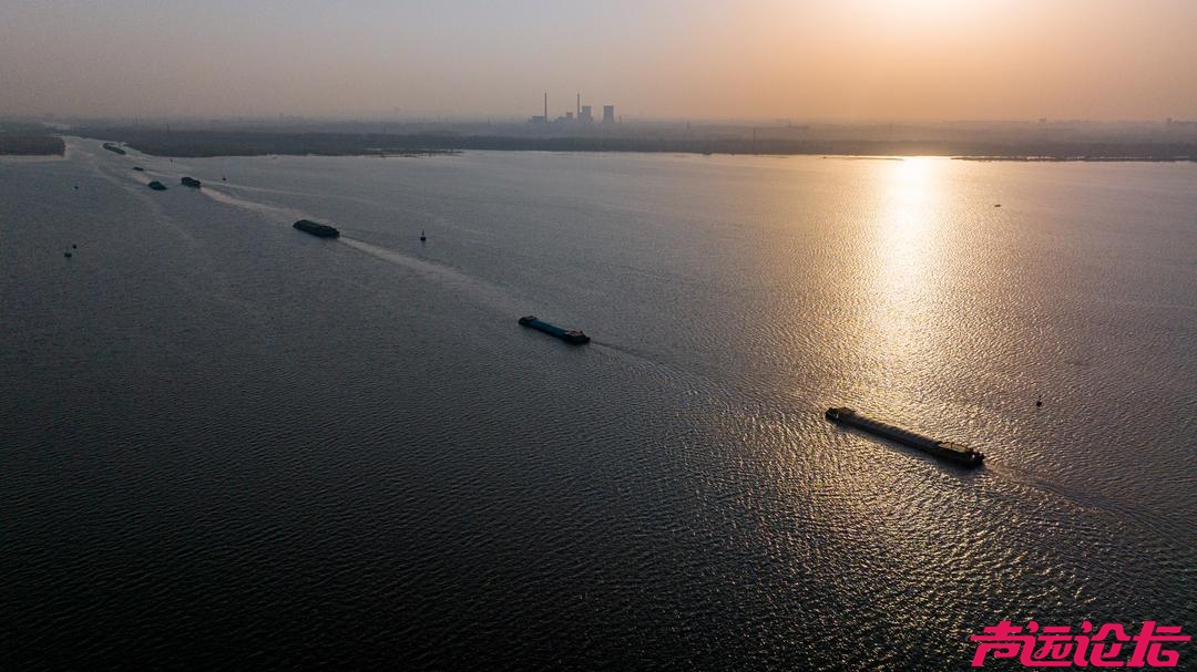 济宁港跻身亿吨大港行列，成为北方内河首个吞吐量过亿吨的港口-2.jpg