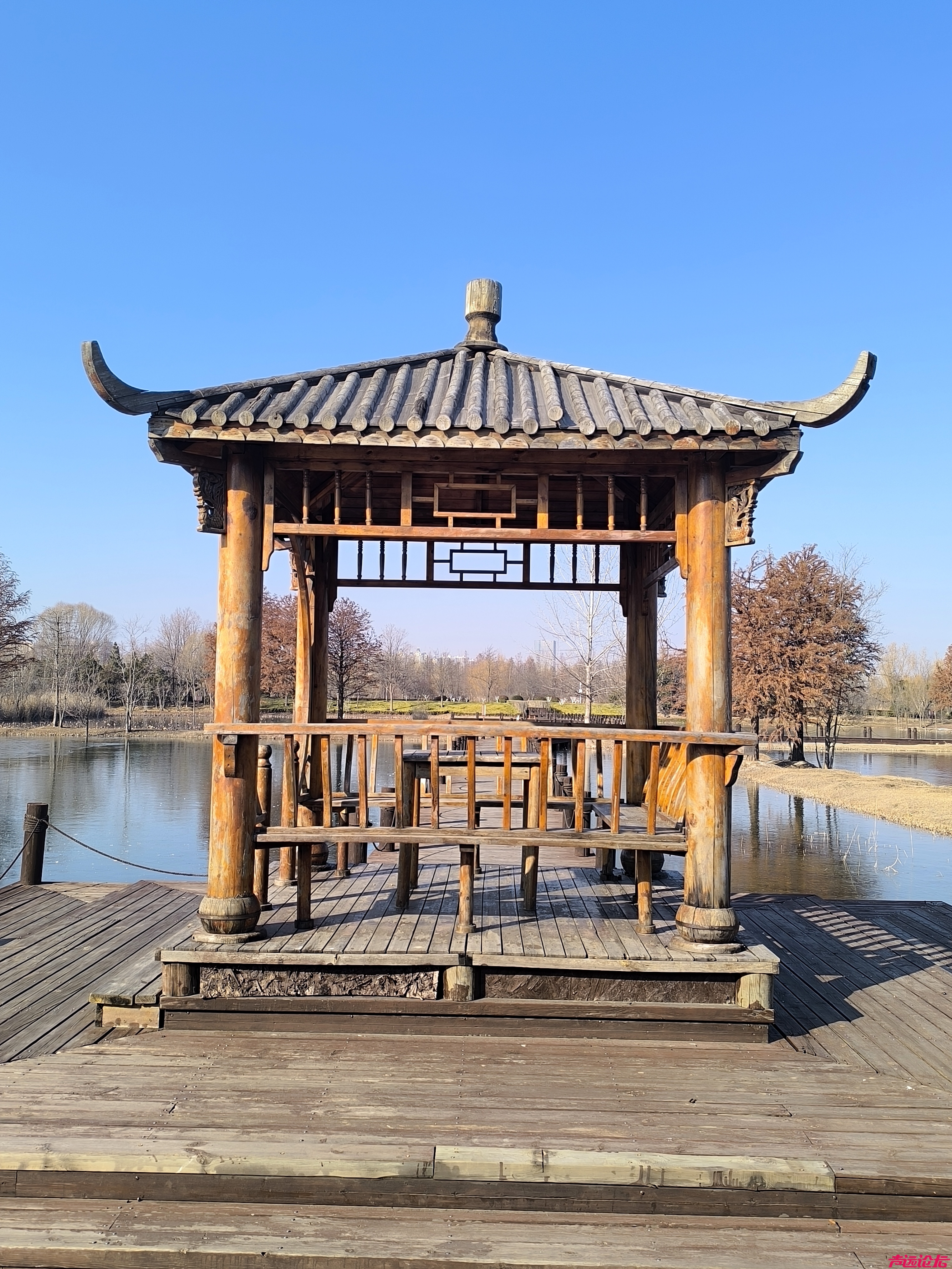 莫再提前去蹭灯，蹭灯看冰灌北风。太白湖赏灯区已经全部封闭，展区布置收尾只待24号-8.jpg